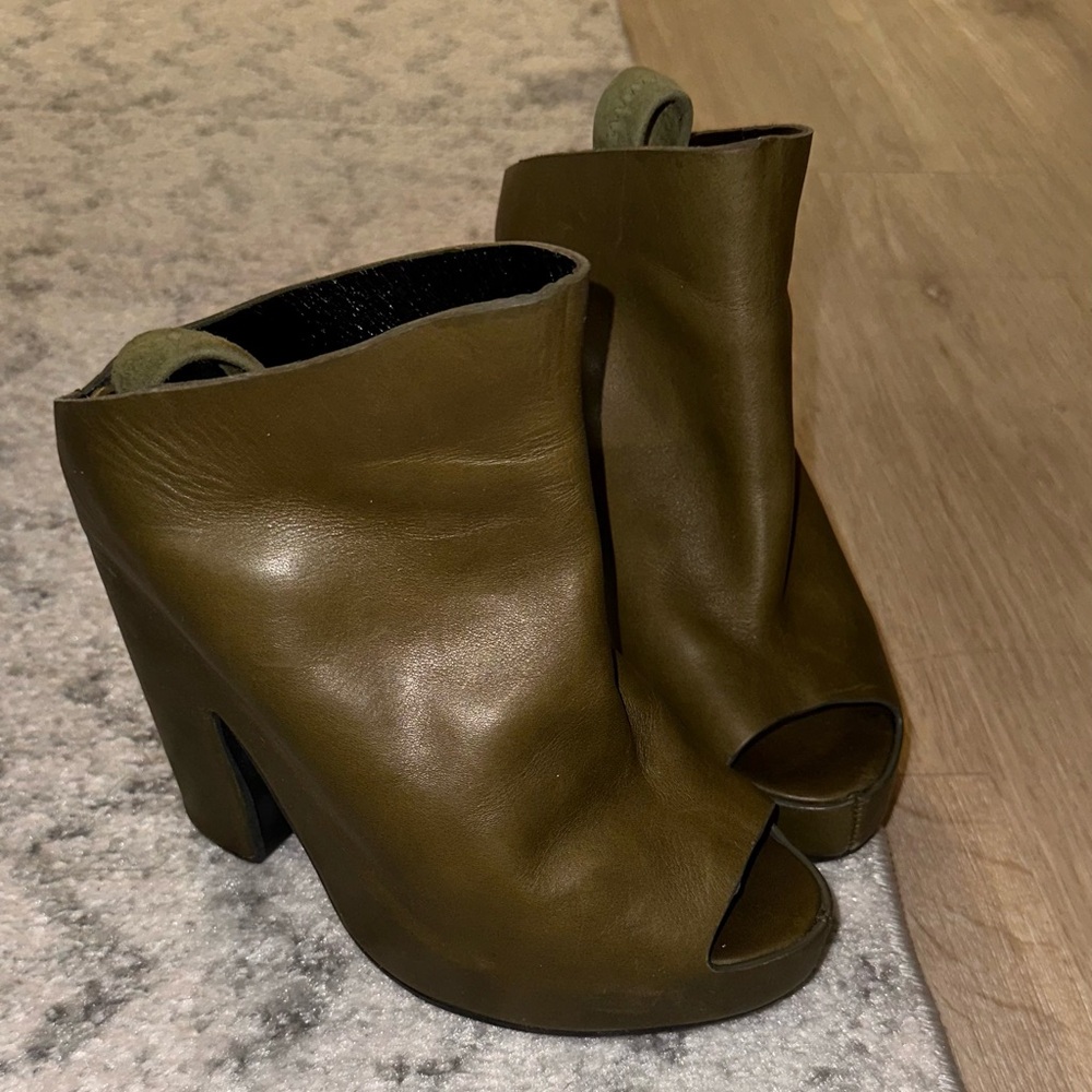 Sz 9 Balenciaga booties